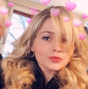 Meet your Posher, Crystal